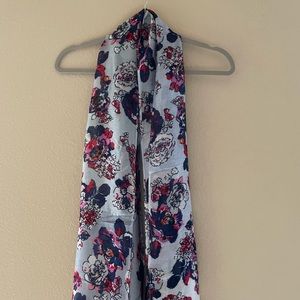 Vera Bradley scarf - gray floral
